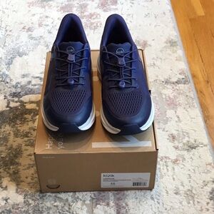 Kizik “hands-free” London navy 9 1/2M